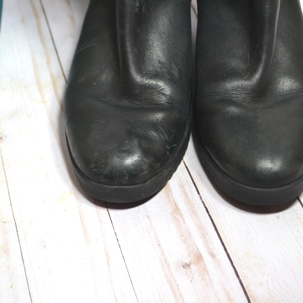 Poshmark UGG Cassidy 1943 Nylon Leather Heel Boot - Picture 3 of 7